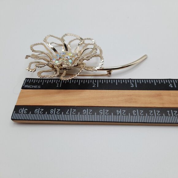 Vintage Sarah Coventry Gold Tone "Allusion Flower Brooch Pin 1968 Signed 3.5" - Picture 8 of 10